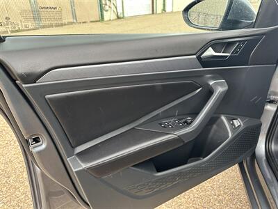 2023 Volkswagen Jetta SE   - Photo 8 - Amarillo, TX 79109