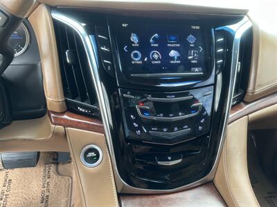 2017 Cadillac Escalade Platinum   - Photo 14 - Amarillo, TX 79109