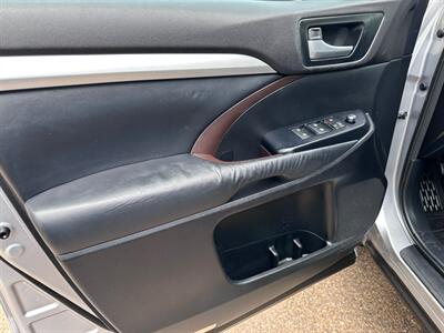 2015 Toyota Highlander XLE   - Photo 10 - Amarillo, TX 79109