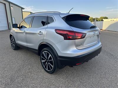 2017 Nissan Rogue Sport SL   - Photo 2 - Amarillo, TX 79109