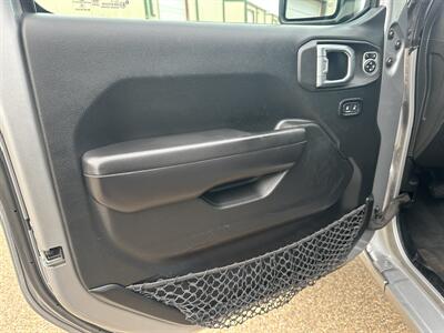 2020 Jeep Gladiator Sport S   - Photo 4 - Amarillo, TX 79109