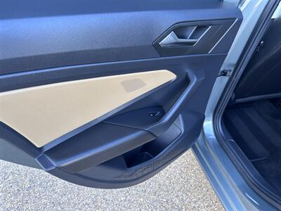 2019 Volkswagen Jetta SEL Premium   - Photo 5 - Amarillo, TX 79109