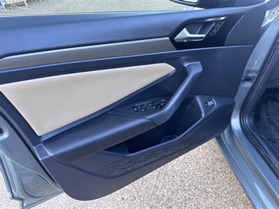 2019 Volkswagen Jetta SEL Premium   - Photo 8 - Amarillo, TX 79109