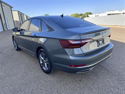2019 Volkswagen Jetta SEL Premium   - Photo 2 - Amarillo, TX 79109
