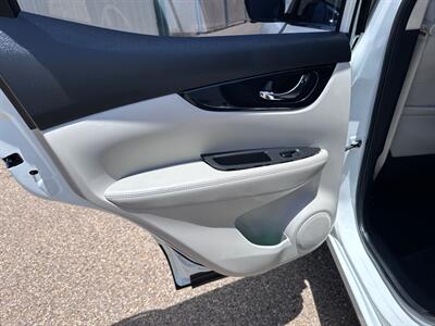 2019 Nissan Rogue SL   - Photo 6 - Amarillo, TX 79109