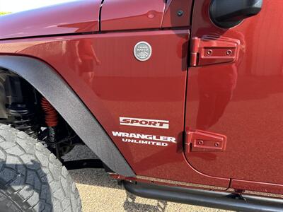 2010 Jeep Wrangler Unlimited Sport   - Photo 4 - Amarillo, TX 79109