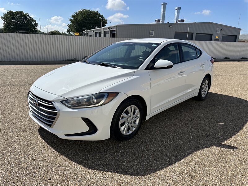 2017 Hyundai ELANTRA SE   - Photo 1 - Amarillo, TX 79109