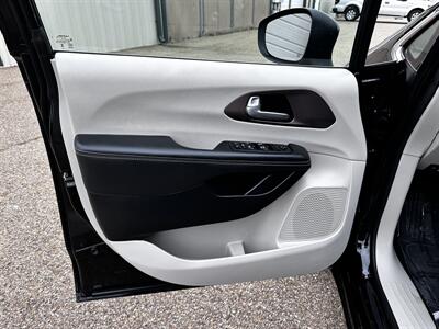 2024 Chrysler Voyager LX   - Photo 9 - Amarillo, TX 79109