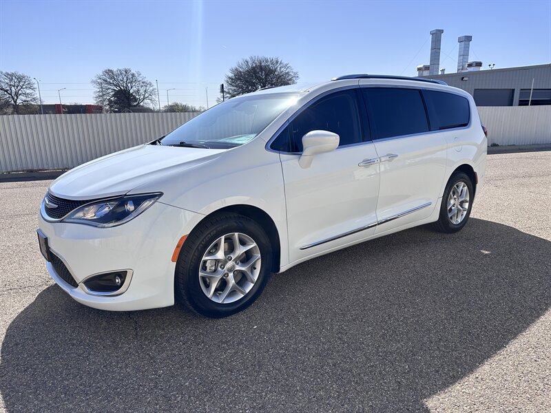 2018 Chrysler Pacifica Touring L   - Photo 1 - Amarillo, TX 79109