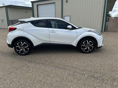 2021 Toyota C-HR XLE   - Photo 2 - Amarillo, TX 79109