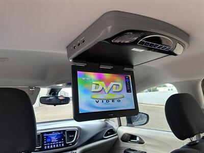 2017 Chrysler Pacifica Touring   - Photo 7 - Amarillo, TX 79109