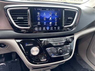 2017 Chrysler Pacifica Touring   - Photo 12 - Amarillo, TX 79109