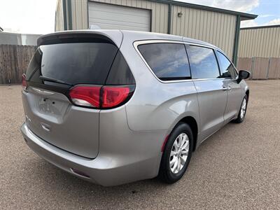2017 Chrysler Pacifica Touring   - Photo 3 - Amarillo, TX 79109