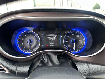 2017 Chrysler Pacifica Touring   - Photo 11 - Amarillo, TX 79109