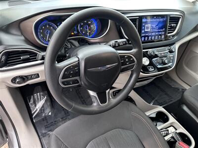 2017 Chrysler Pacifica Touring   - Photo 10 - Amarillo, TX 79109
