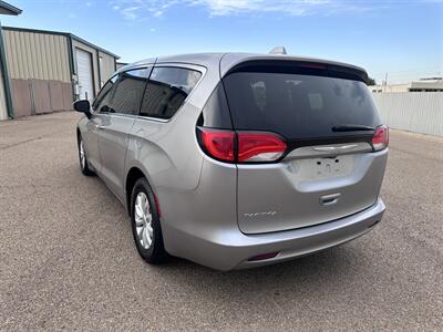 2017 Chrysler Pacifica Touring   - Photo 2 - Amarillo, TX 79109