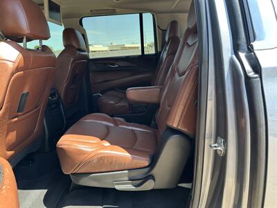 2019 Cadillac Escalade ESV Premium Luxury   - Photo 8 - Amarillo, TX 79109