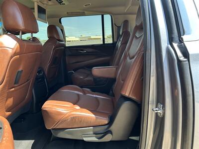2019 Cadillac Escalade ESV Premium Luxury   - Photo 9 - Amarillo, TX 79109