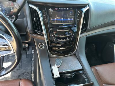 2019 Cadillac Escalade ESV Premium Luxury   - Photo 17 - Amarillo, TX 79109