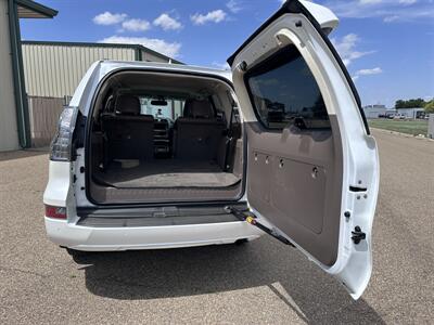 2017 Lexus GX 460   - Photo 5 - Amarillo, TX 79109