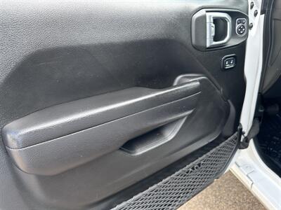 2022 Jeep Wrangler Unlimited Sport   - Photo 10 - Amarillo, TX 79109