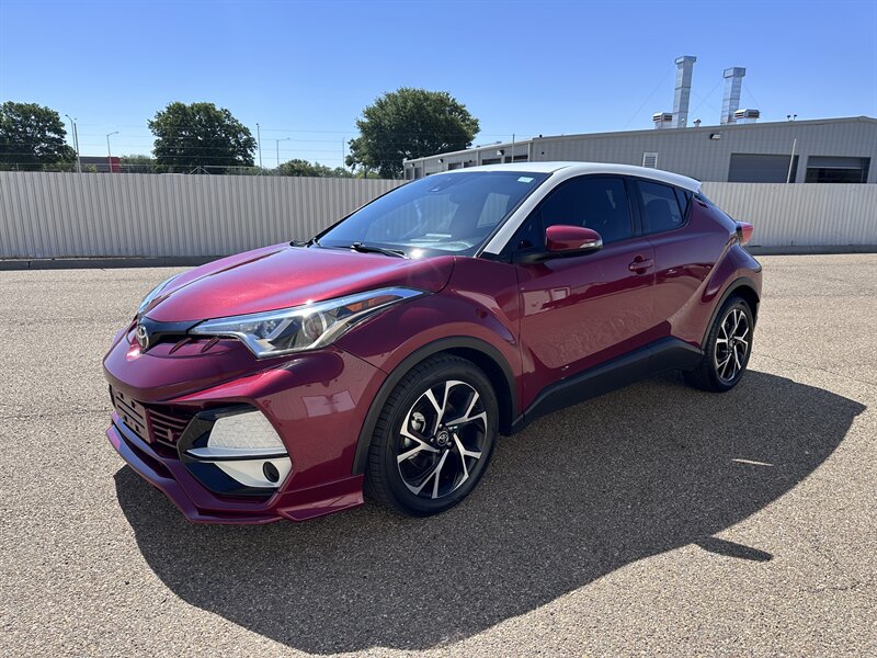 2018 Toyota C-HR XLE's photo