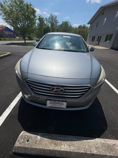 2015 Hyundai Sonata SE   - Photo 1 - New Castle, DE 19720