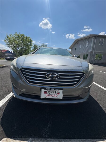 2015 Hyundai Sonata SE - Photo 2 - New Castle, DE 19720