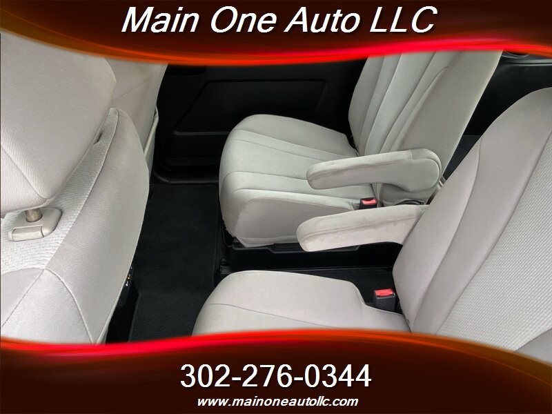 2014 Mazda MAZDA5 Sport - Photo 5 - New Castle, DE 19720