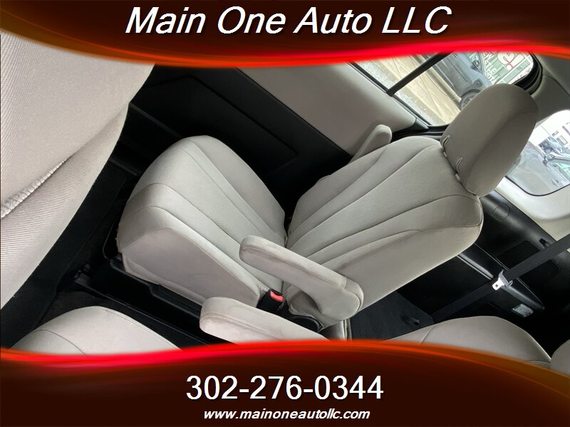 2014 Mazda MAZDA5 Sport - Photo 6 - New Castle, DE 19720