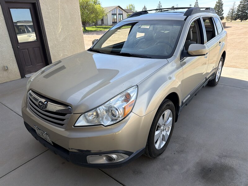 2010 Subaru Outback 2.5i Premium  