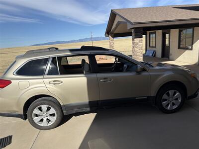 2010 Subaru Outback 2.5i Premium   - Photo 4 - Colorado Springs, CO 80928