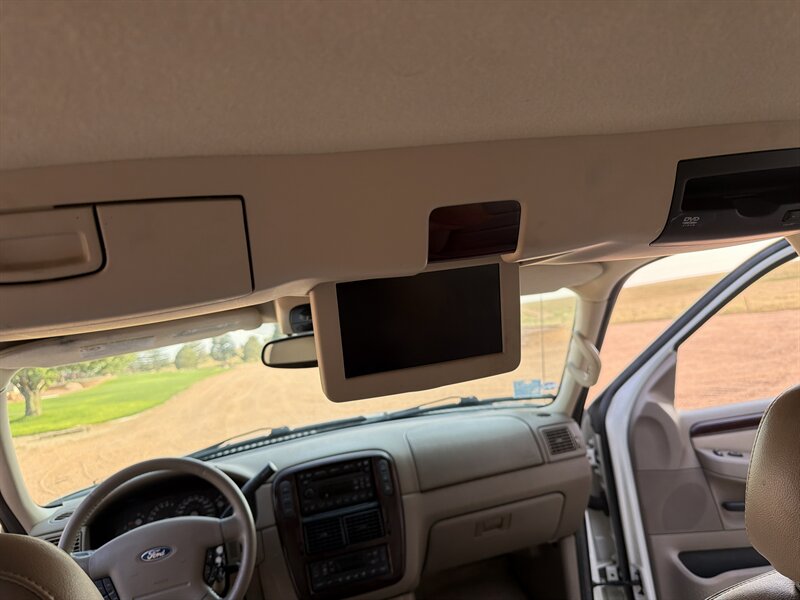 2004 Ford Explorer Limited - Photo 12