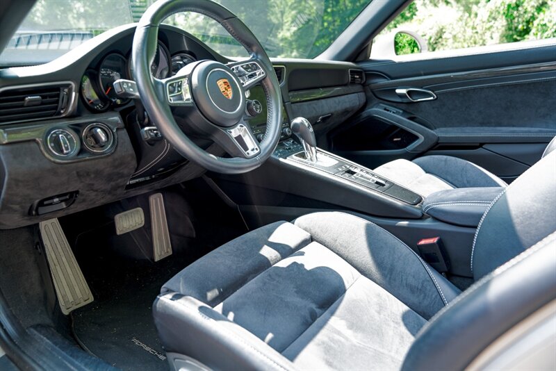 2018 Porsche 911 GTS - Photo 33