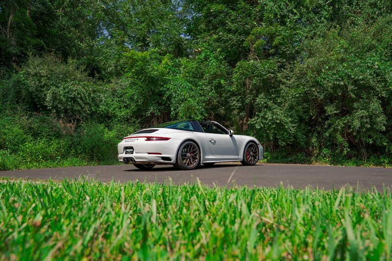 2018 Porsche 911 GTS - Photo 15