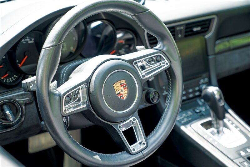 2018 Porsche 911 GTS - Photo 24