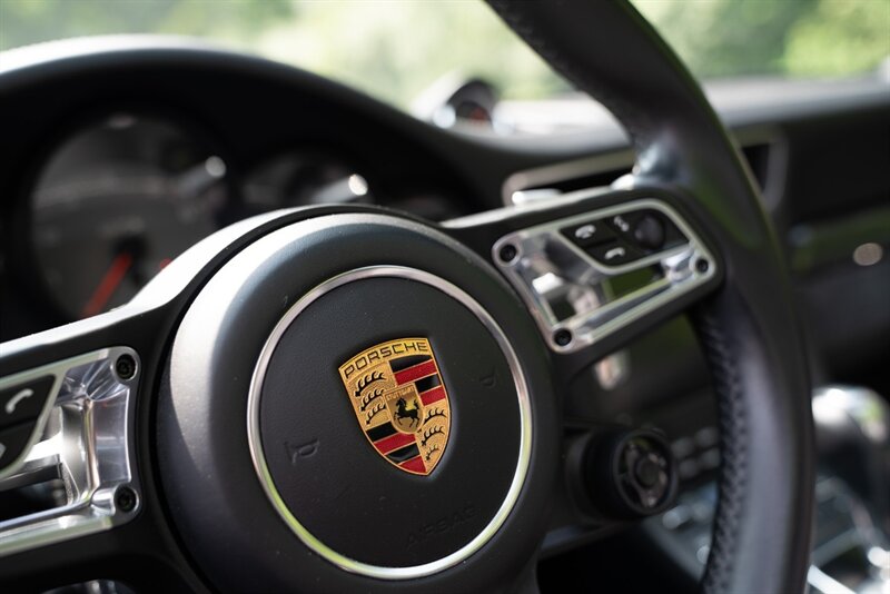 2018 Porsche 911 GTS - Photo 48
