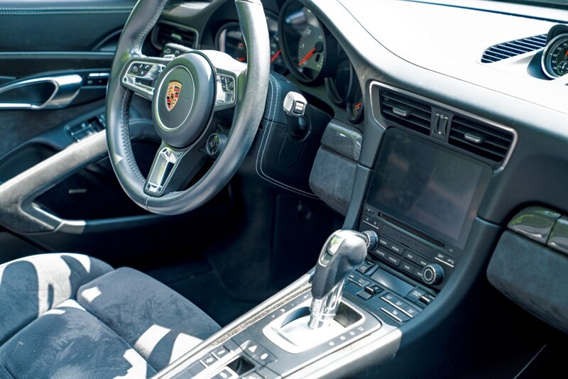 2018 Porsche 911 GTS - Photo 26