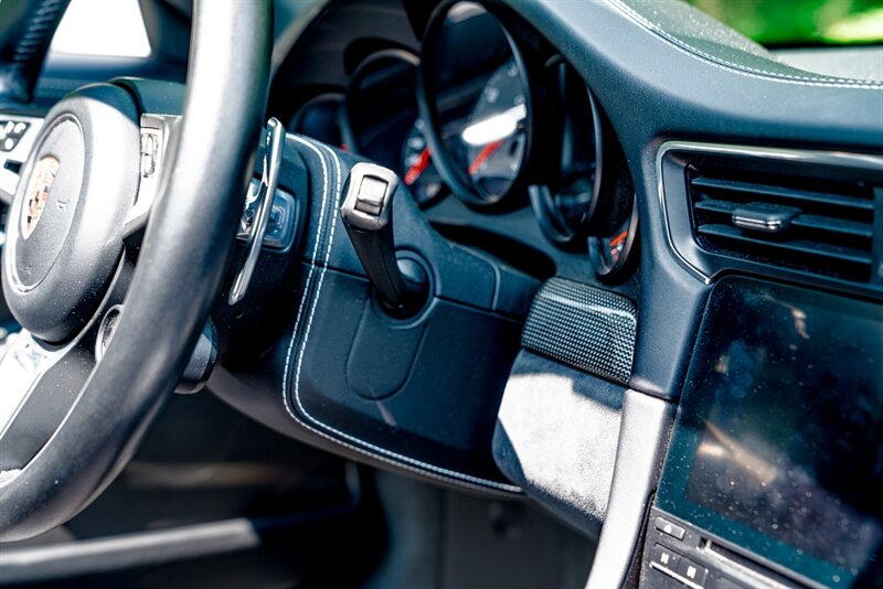 2018 Porsche 911 GTS - Photo 49
