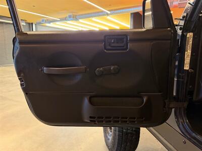 2000 Jeep Wrangler Sport 2dr Sport   - Photo 58 - Peapack & Gladstone, NJ 07977