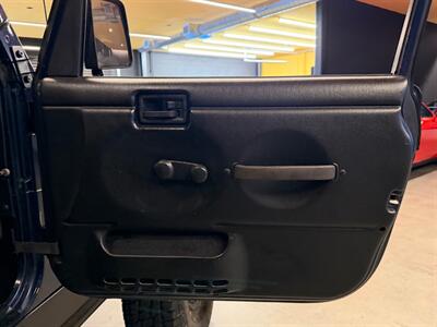 2000 Jeep Wrangler Sport 2dr Sport   - Photo 45 - Peapack & Gladstone, NJ 07977