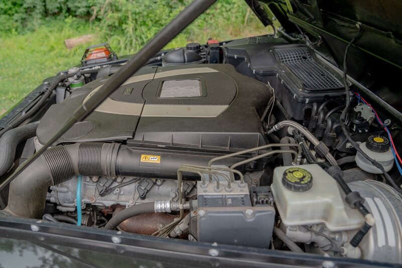 2013 Mercedes-Benz G550 4×4 in Peridot Brown Metallic, engine photo 2