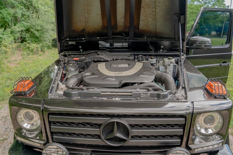2013 Mercedes-Benz G550 4×4 in Peridot Brown Metallic, engine photo 3