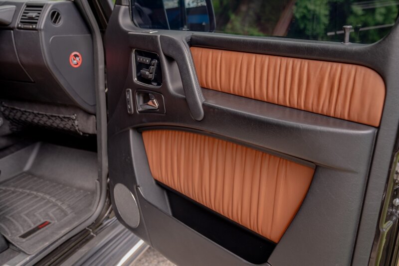2013 Mercedes-Benz G550 4×4 in Peridot Brown Metallic, interior photo 24