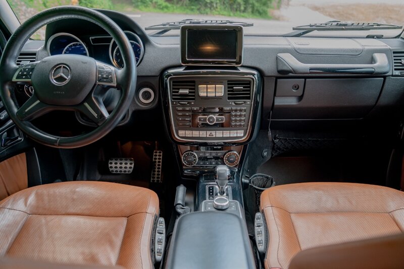 2013 Mercedes-Benz G550 4×4 in Peridot Brown Metallic, interior photo 3