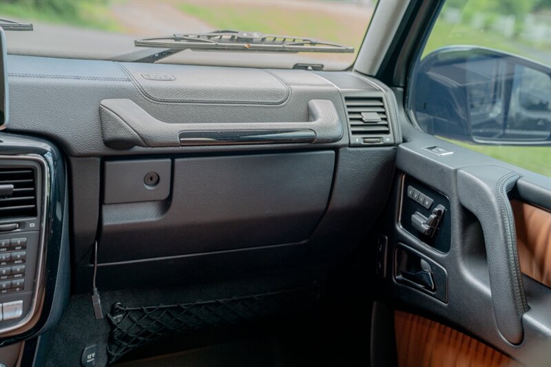 2013 Mercedes-Benz G550 4×4 in Peridot Brown Metallic, interior photo 10