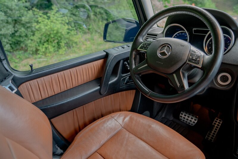 2013 Mercedes-Benz G550 4×4 in Peridot Brown Metallic, interior photo 4