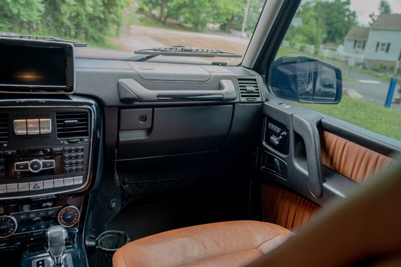 2013 Mercedes-Benz G550 4×4 in Peridot Brown Metallic, interior photo 8