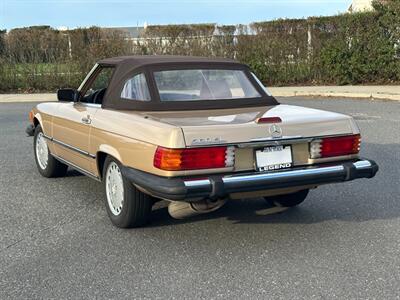 1988 Mercedes-Benz 560 SL   - Photo 66 - Peapack & Gladstone, NJ 07977