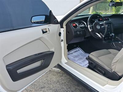 2010 Ford Mustang V6 Premium   - Photo 11 - Sacramento, CA 95815